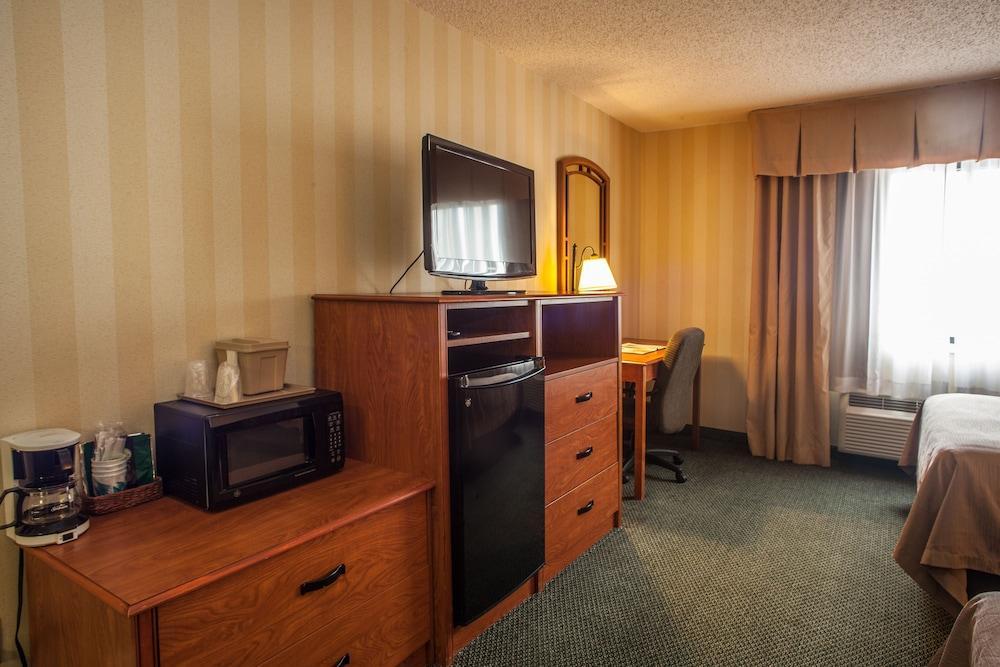 Quality Inn Airport Колорадо Спрингс Екстериор снимка