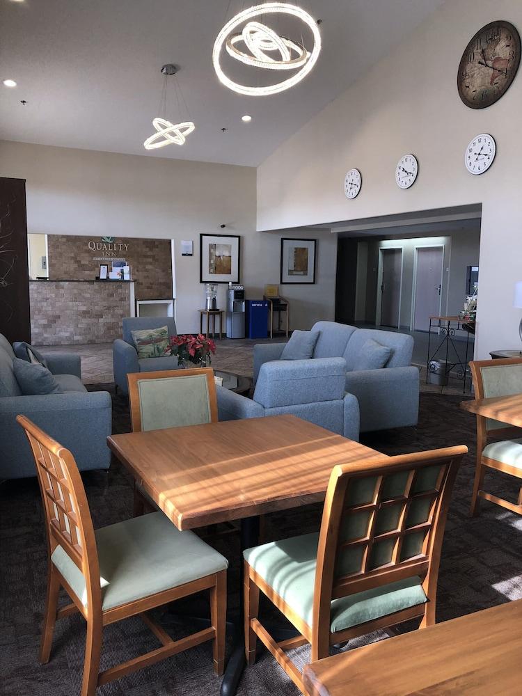 Quality Inn Airport Колорадо Спрингс Екстериор снимка